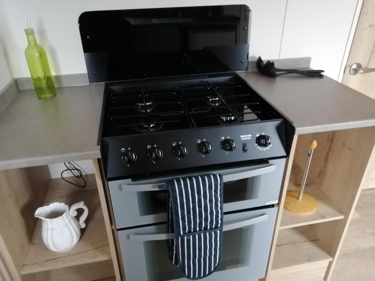 69R Seawick 2 Bedroom Caravan . New For 2022 Saint Osyth Zewnętrze zdjęcie